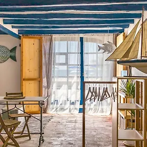 La Casa De Barcas A Pie De Playa Calafell